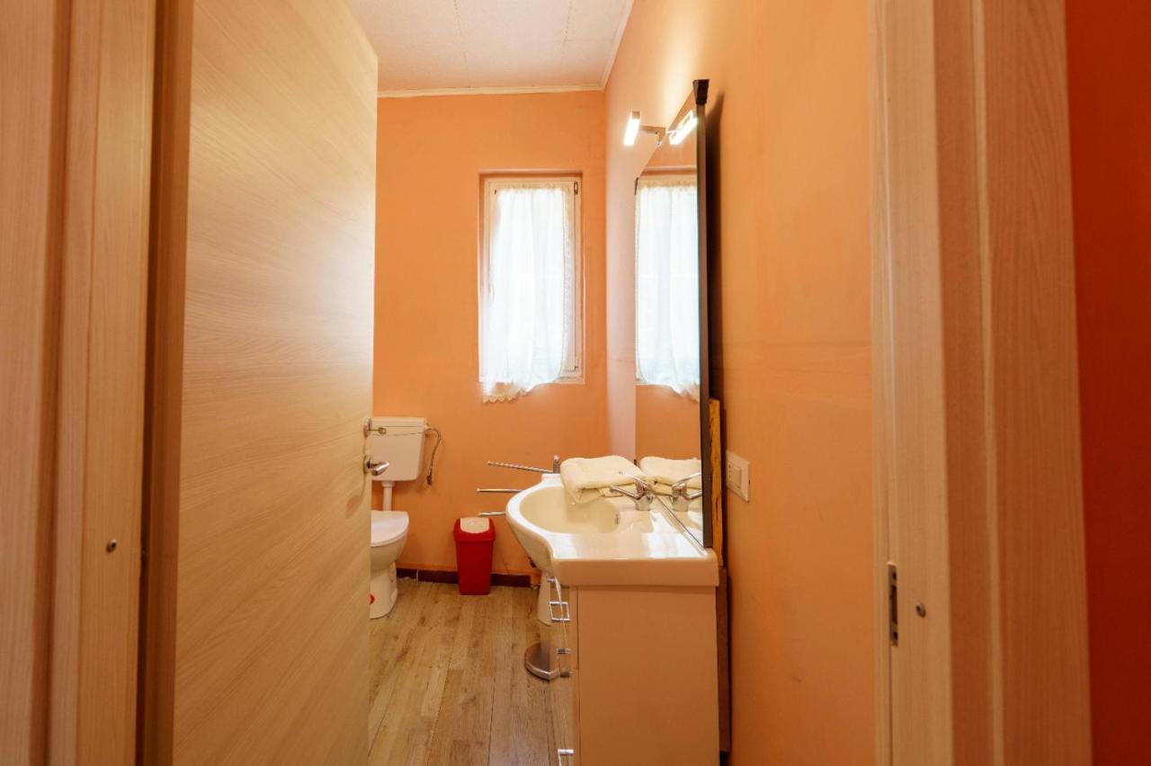 The Orange Housing In Como Exterior photo