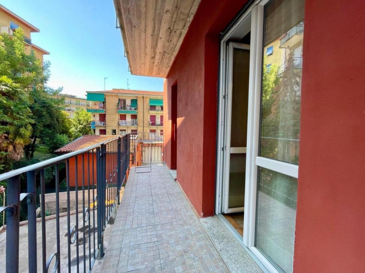 The Orange Housing In Como Exterior photo